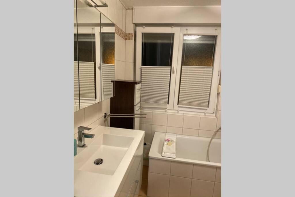 Ruhiges Zimmer Im Gasthaus Essen Exterior photo